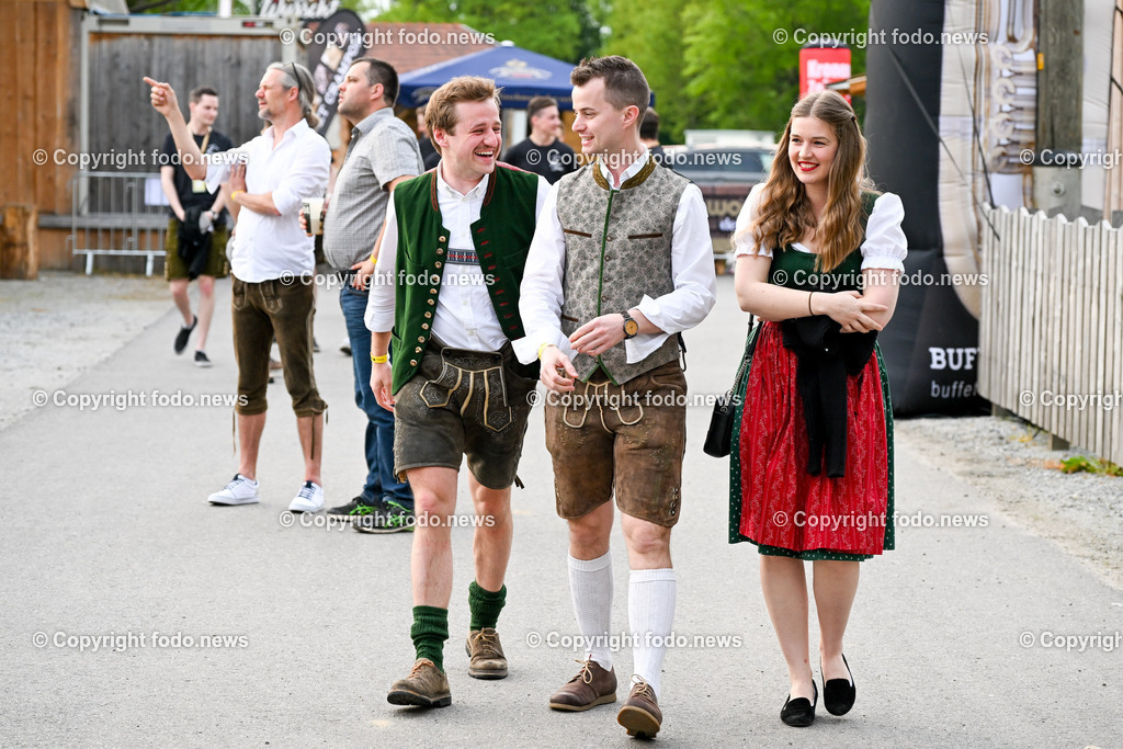 Boehmischer Fruehling_ Festival 2023_ 05.05.2023-47 | 05.05.2023, Ort im Innkreis, AUT, Boehmischer Fruehling, Festival 2023, im Bild Besucher, Gaeste kommen an