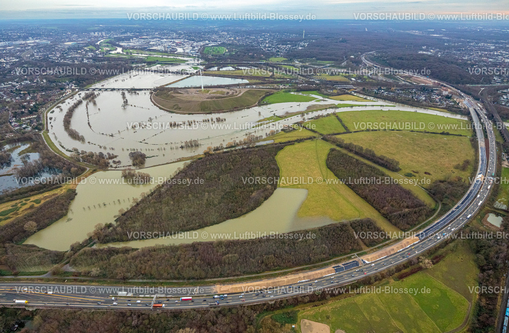 Duisburg231203233 | Luftbild vom Weihnachtshochwasser 2023 am Rhein, der Rhein tritt nach starken Regenfällen über die Ufer,  Obermeiderich, Duisburg, Ruhrgebiet, Niederrhein, Nordrhein-Westfalen, Deutschland