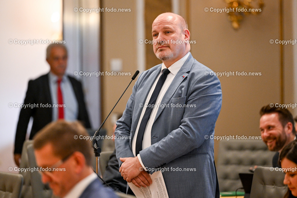 Landhaus Linz_ Promenade_ Landtagssitzung_ 11.04.2024-111 | 11.04.2024, Landhaus Linz AUT, Promenade, Landtagssitzung, im Bild Peter Binder (3.Landtagspraesident, SP)