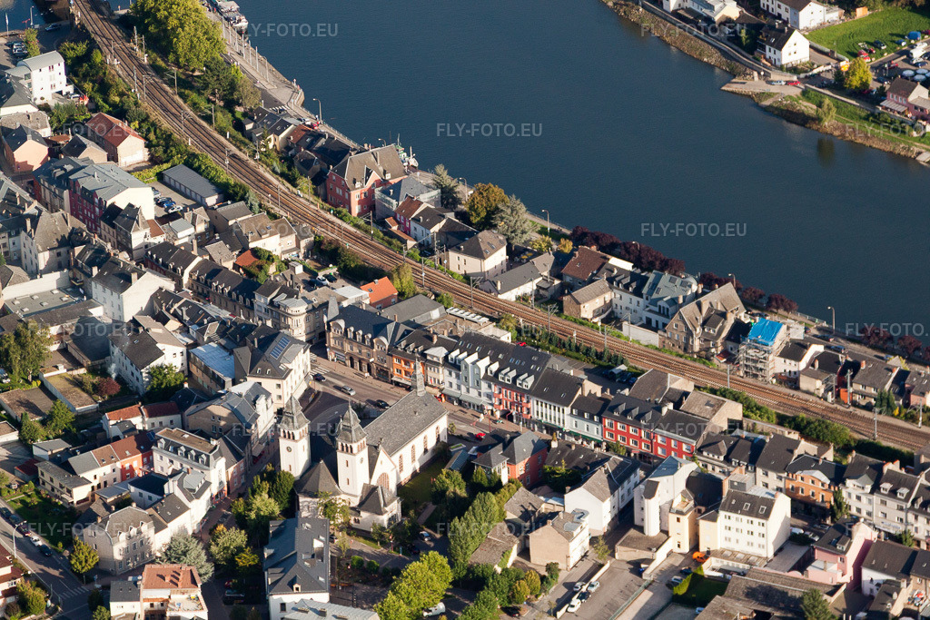 Vue aérienne: Vue de la ville à Wasserbillig dans le département Grevenmacher, Luxembourg. Photo: IMG_33902.jpg prise le 11/09/2010 par Werner Riehm/FLY-FOTO.eu – Résolution de l'original: 4752 x 3168 px