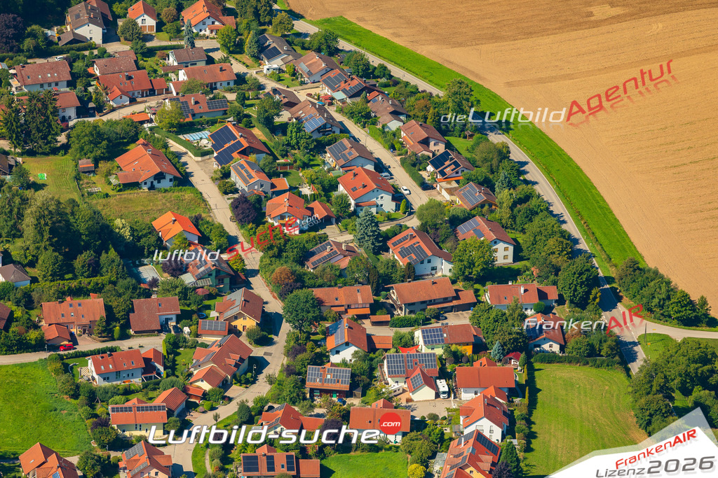 Luftaufnahme von Zangberg - Die Luftaufnahme wurde 2025 vom UL-Flugzeug heraus erstellt ( keine Drohne ) - Hochauflösende Luftaufnahme - für professionelle Ausdrucke geeignet. Die Geschenkidee !Mit Lizenz und Bildrechte bestellbar