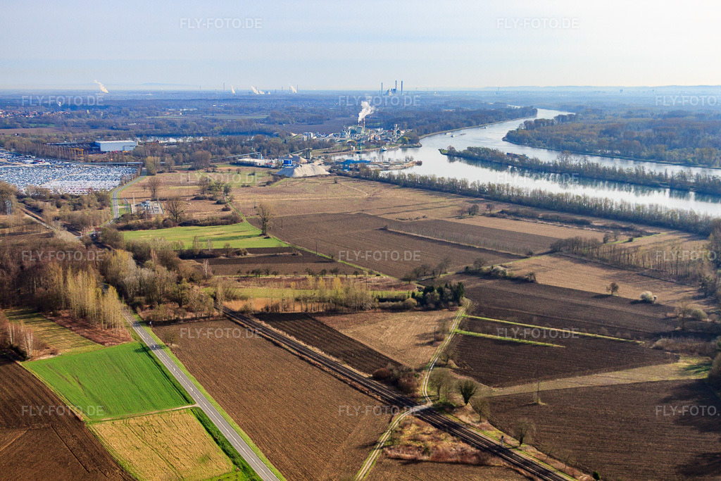 Luftbild: Blick zum Rheinhafen in Mothern im Bundesland Bas-Rhin in Frankreich.Foto: IMG_25625.jpg vom 02.04.2010 durch Werner Riehm/FLY-FOTO.deAuflösung des Originals: 4752 x 3168 px
