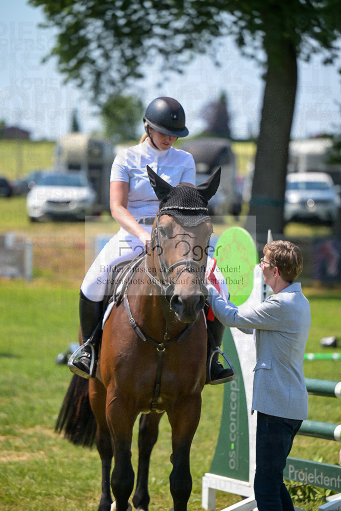 Reitturnier Voxtrup | Entdecke hochwertige Reitturnierfotos von Foto Oger. Professionell, emotional und authentisch – jetzt Lieblingsmomente im Shop bestellen.Deutschlandweite Turnierfotografie. - Realisiert mit Pictrs.com