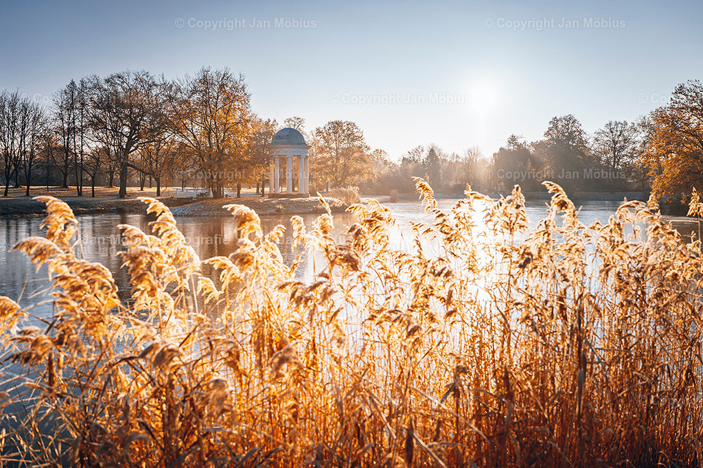 v | Leipzig Wandbilder Drucke Prints Leinwand Stadtmotive Leipzig Fotosdruck Kunstdrucke Bilder Leipzig Stadtansichten Acrylglasbilder Leipzig Wanddeko Fine Art Prints Wandbilder Büro Leipzig Bilder Praxis Zuhause Bilderdruck Poster Posterlounge Kunstdrucke - Realisiert mit Pictrs.com