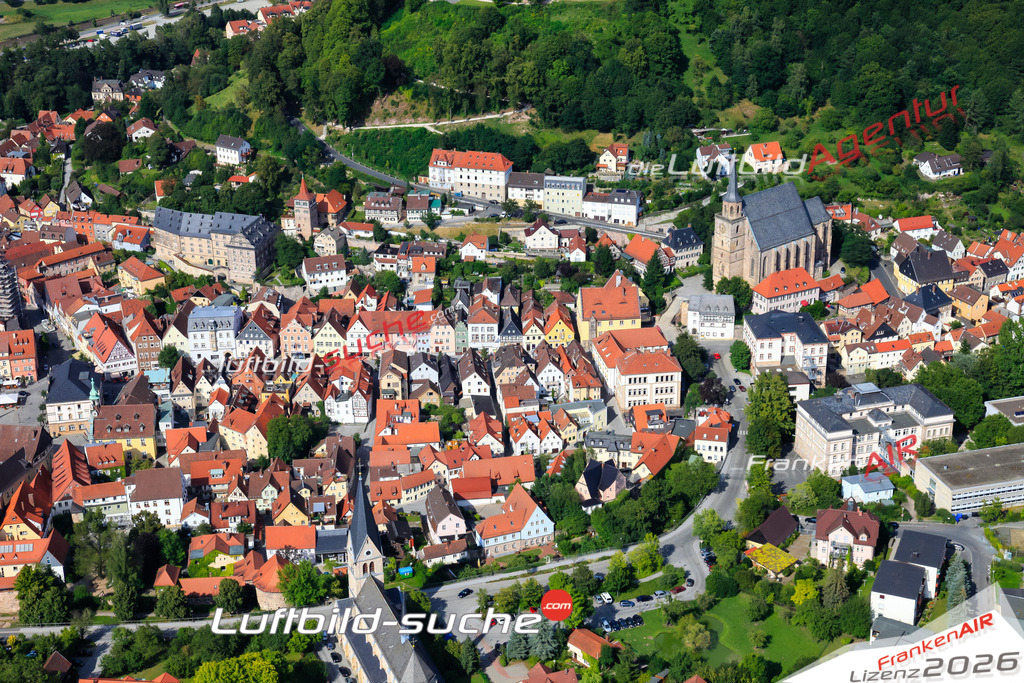 Die Luftaufnahme Obere-stadt - Kulmbach wurde vom UL-Flugzeug (keine Drohne) aus fotografiert.Hohe Druck- Auflösung-die Geschenkidee!