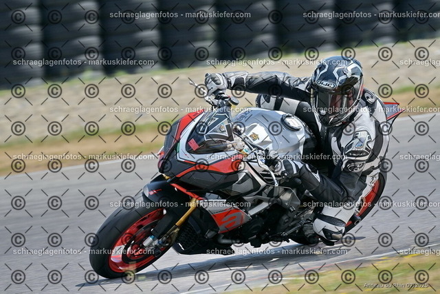 25bt04-1460 | markuskiefer.com - Realisiert mit Pictrs.com