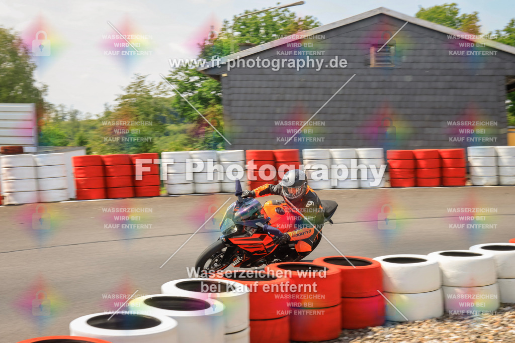 _DSK2764 | Hier findet Ihr Bilder von Touristenfahrten auf der Nürburgring Nordschleife oder von anderen Veranstaltungen die ich besucht habe. Viel Spass beim Durch Schauen 