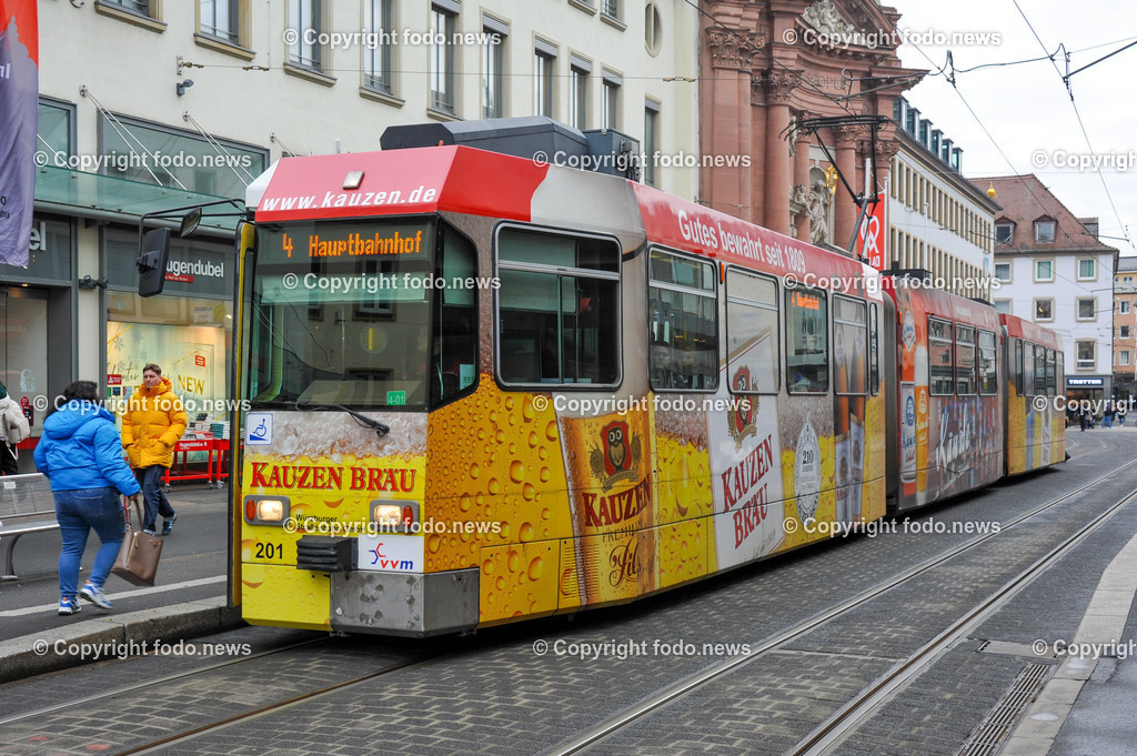 Wuerzburg_ Strassenbahn_ 01.02.2024-6 | 01.02.2024, Wuerzburg, AUT, Strassenbahn, im Bild Straßenbahn-Typ Duewag GT-D, Strassenbahn, Innenstadt, Verkehrsmittel, Verkehr, Oeffentlich, Oeffi, Historisch, Transport, Tram, Bim