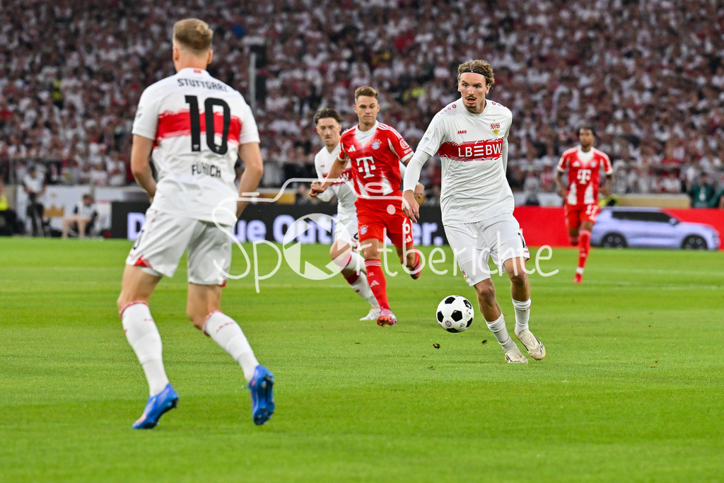 VfB Stuttgart - FC Bayern München | am Ball Nick WOLTEMADE (VfB Stuttgart 11) / Franz-Beckenbauer Supercup: VfB Stuttgart - FC Bayern München; MHP Arena am 16.08.2025