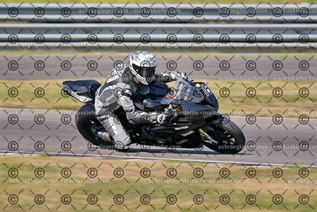 26bt05-0274 | markuskiefer.com - Realisiert mit Pictrs.com