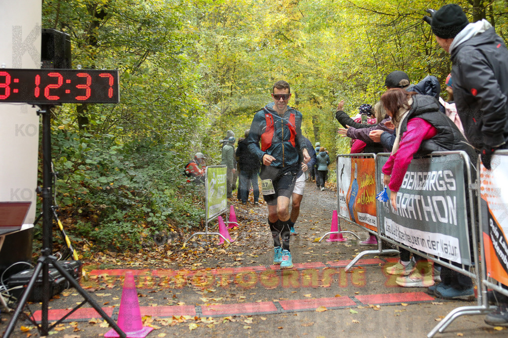 251026_1314_EX1_2936 | Sportfotografie im Rhein-Sieg Kreis, Köln, Bonn, NRW, Rheinland Pfalz, Hessen, etc. Unser Tätigkeitsfeld umfasst den Laufsport vom Volkslauf über den Marathon, Duathlon, Triathon bis zum Ultralauf wie Kölnpfad Ultra oder Schindertrail.