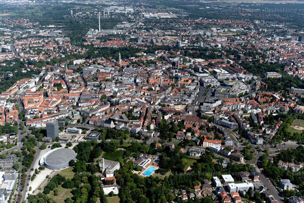 4035522 | BRAUNSCHWEIG 31.07.2020 Altstadtbereich und Innenstadtzentrum in Braunschweig im Bundesland Niedersachsen, Deutschland. Weiterführende Informationen bei: Stadt Braunschweig. // Old Town area and city center in Brunswick in the state Lower Saxony, Germany. Further information at: Stadt Braunschweig. Foto: Gerhard Launer