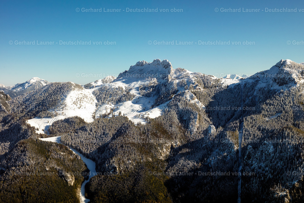 2991106 | Kampenwand Seilbahn mit Blick auf die Kampenwand