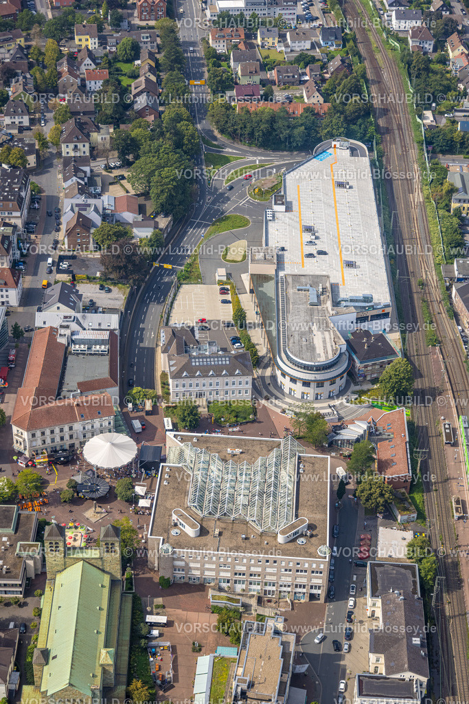 Unna230901063 | Luftbild, Stadtfest Unna 2023, Außengastronomie auf dem Katharinenplatz am Rathaus, Unna, Ruhrgebiet, Nordrhein-Westfalen, Deutschland