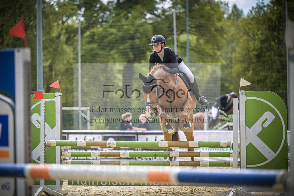 DOS_1093 | Entdecke hochwertige Reitturnierfotos von Foto Oger. Professionell, emotional und authentisch – jetzt Lieblingsmomente im Shop bestellen.Deutschlandweite Turnierfotografie. - Realisiert mit Pictrs.com