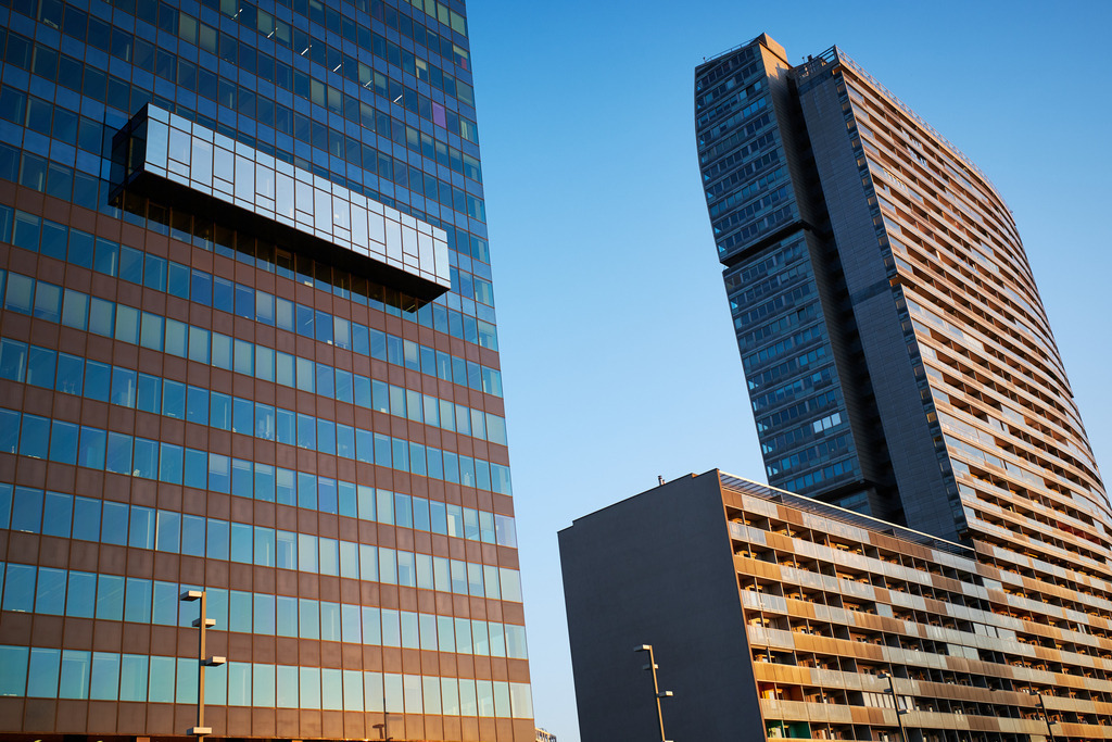 Mischek-Tower im Abendlicht | Wien, Austria - April 20, 2020: Mischek-Tower im Abendlicht. - Realisiert mit Pictrs.com