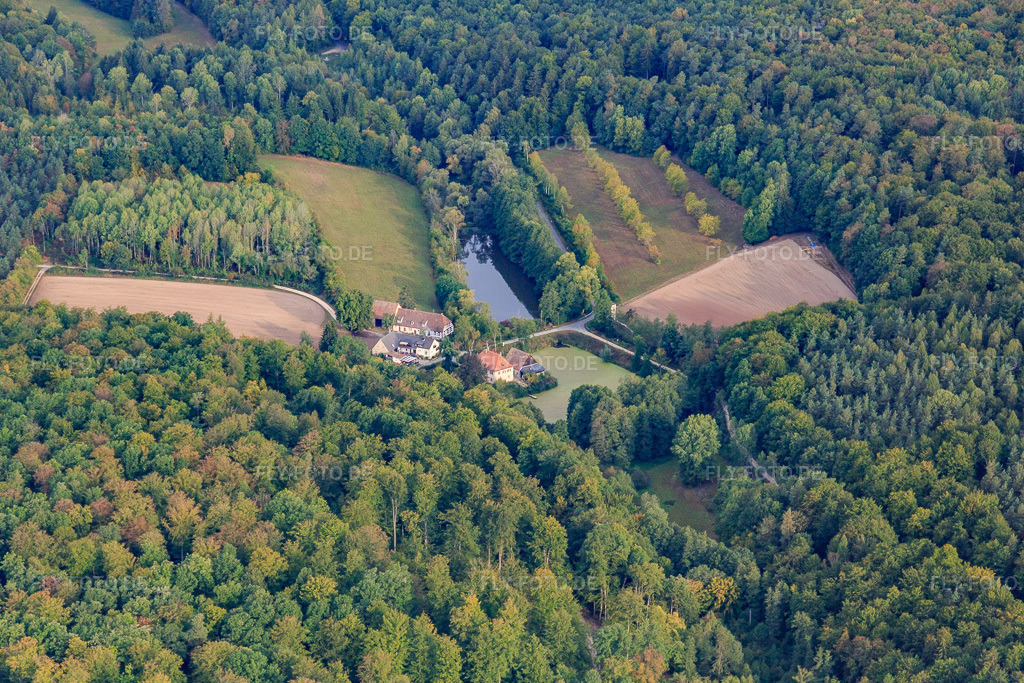 Luftbild: Forsthaus der Bayerische Staatsforsten AöR Revier Winkelhof im Ortsteil Buch in Ebrach im Bundesland Bayern in Deutschland. Foto: IMG_111181.jpg vom 09.09.2018 durch Werner Riehm/FLY-FOTO.de