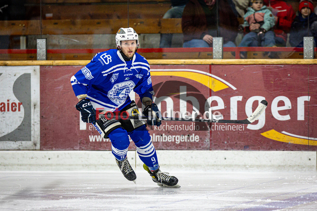 SC Forst NATURE BOYS gegen ESC Hassfurt HAWKS | Eishockey Landesliga Herren Playoffs 2024/25 - Spiel 2 von 4, SC Forst NATURE BOYS gegen ESC Hassfurt HAWKS, 20250222,Maximilian ROHRBACH (Nature Boyz 9) in Aktion, Freisteller,2025-02-22 in Peißenberg (Eisstadion Peißenberg)Maximilian ROHRBACH (Nature Boyz 9)Copyright: WolfgangxLindner foto-lindner.de