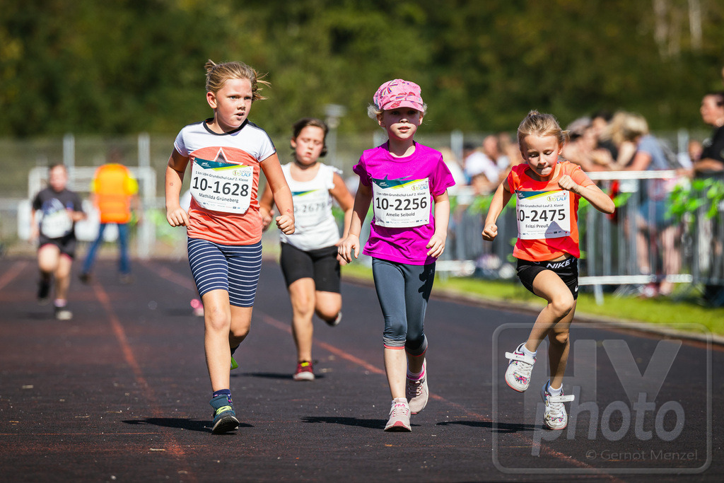 16. Hoywoj-CityLauf im Sportforum Hoyerswerda - 16.09.2023 | 1km VBH-Grundschul-Lauf 2. Klassen - Realisiert mit Pictrs.com
