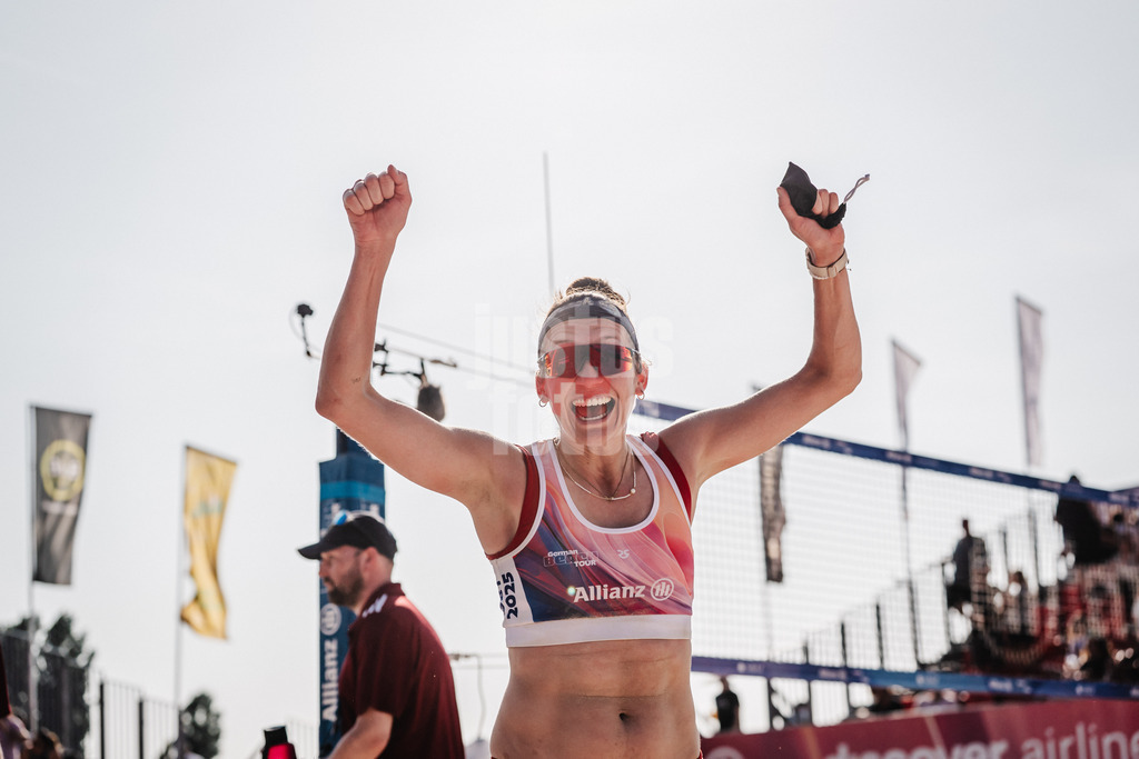 Beachvolleyball | Frauen | Allianz German Beach Tour 2025 | Tourstop Bremen | 13.06.2025 | Larissa Claassen jubelt