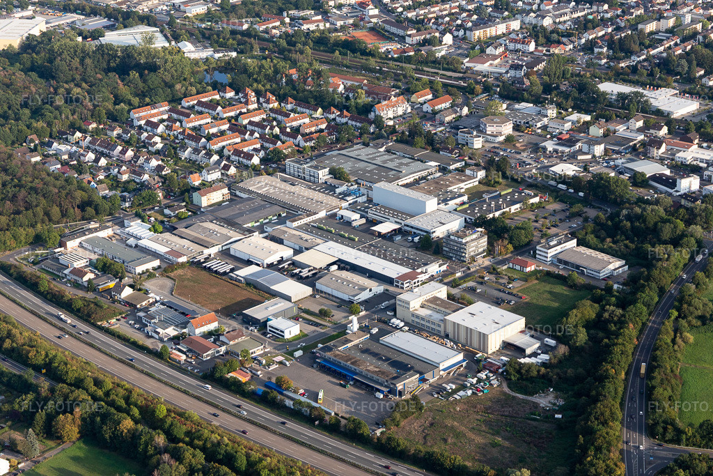 Luftbild: Gewerbegebiet und Firmenansiedlung in Hochstadt im Ortsteil Dörnigheim in Maintal im Bundesland Hessen in Deutschland. Foto: IMG_117511.jpg vom 10.09.2019 durch Werner Riehm/FLY-FOTO.de