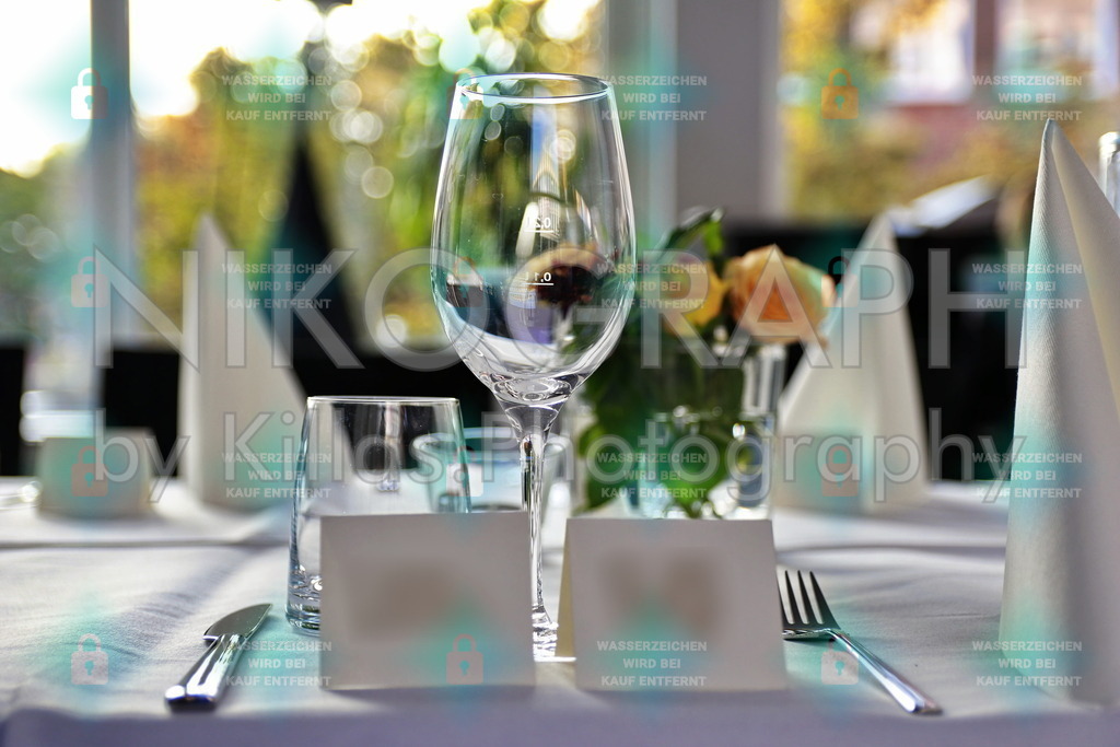 Festtagstisch | Ein feierlich gedeckter Tisch.