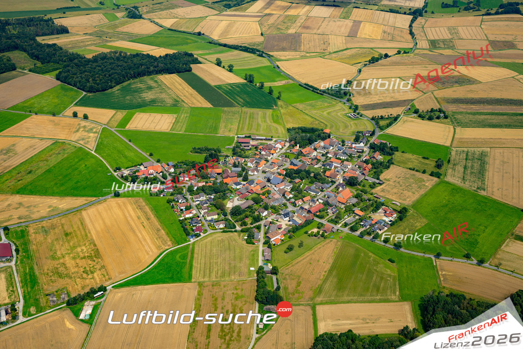 Das Luftbild zeigt : Grattstadt Bad Rodach - Die Luftaufnahme wurde 2024 vom UL-Flugzeug aus erstellt ( keine Drohne ) - Hochauflösende Luftaufnahme - Für grossformatige Ausdrucke geeignet. Die Geschenkidee !Mit Lizenz und Bildrechte bestellbar