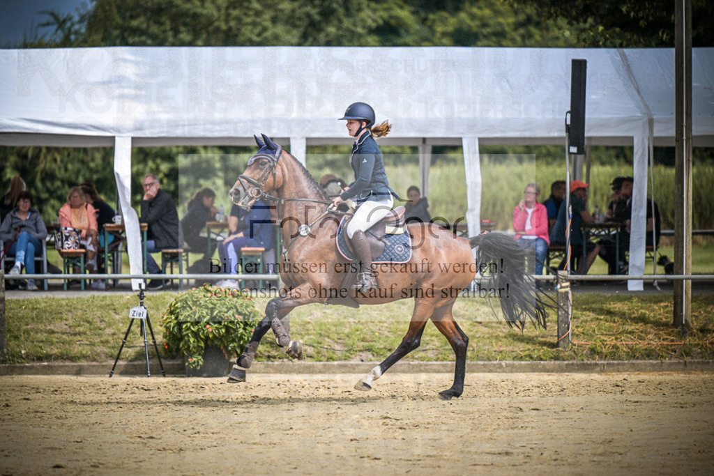 DOS_4652 | Entdecke hochwertige Reitturnierfotos von Foto Oger. Professionell, emotional und authentisch – jetzt Lieblingsmomente im Shop bestellen.Deutschlandweite Turnierfotografie. - Realisiert mit Pictrs.com
