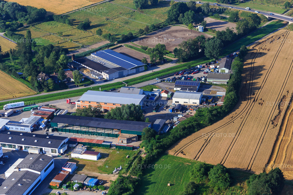 Luftbild: EASYFITNESS Bensheim und Reitergemeinschaft Bensheim e.V. in Bensheim im Bundesland Hessen in Deutschland. Foto: IMG_091472.jpg vom 07.07.2016 durch Werner Riehm/FLY-FOTO.deWWW.REITERGEMEINSCHAFT-BENSHEIM.EU