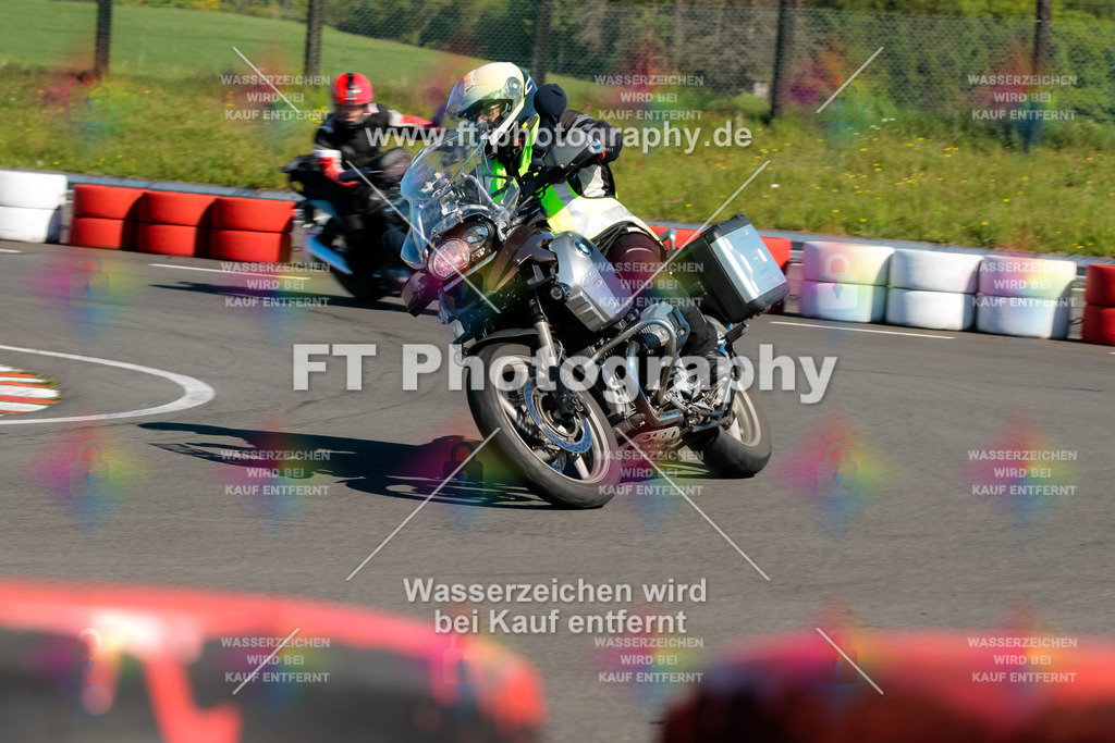 Moto-TeamOBK-21581 | Hier findet Ihr Bilder von Touristenfahrten auf der Nürburgring Nordschleife oder von anderen Veranstaltungen die ich besucht habe. Viel Spass beim Durch Schauen 