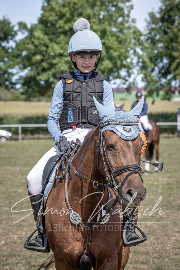 20250907-_3LI0409 | Tierfotografie Pferde, Hunde, Katzen, Haustiere.
Turnierfotografie Reitturniere, Reiten, Springreiten, Dressur in Hanau, dem Main-Kinzig-Kreis und dem Rhein-Main- Gebiet um Frankfurt