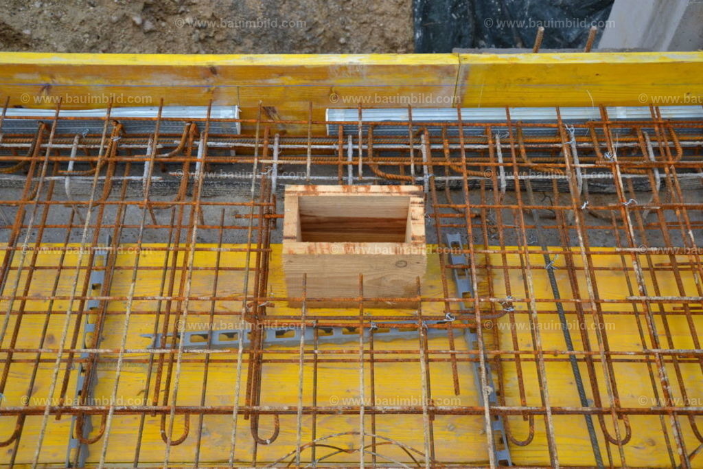 bib-lg04-betonarbeiten-0281 | Nach LV-Leistungsgruppen sortierte Detailfotos über den Bau eines Hauses. Alle Hausbau-Bilder direkt vom Urheber und Autor der Website Haus-Selber-Bauen.com