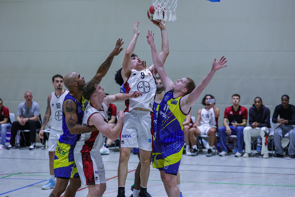 Regio BAYER GIANTS vs SV Haspe 70-38 | Fotos von Basketballspielen aus dem Raum NRW fotografiert von Gero Mueller-Laschet und Daniel Schaefer - Realisiert mit Pictrs.com