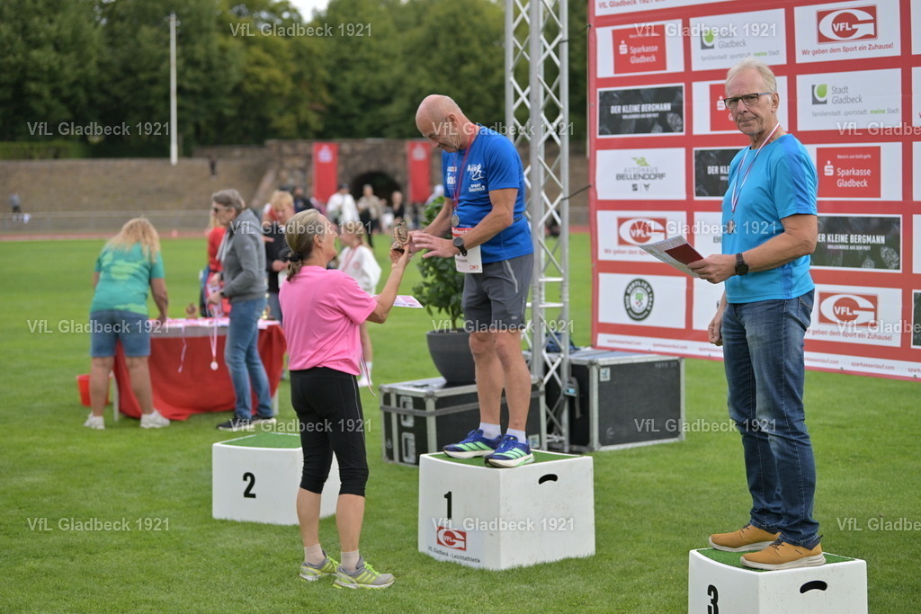 2026-08-23_Sparkassenlauf_Siegerehr_KH_00047 | Die Fotografen - Realisiert mit Pictrs.com