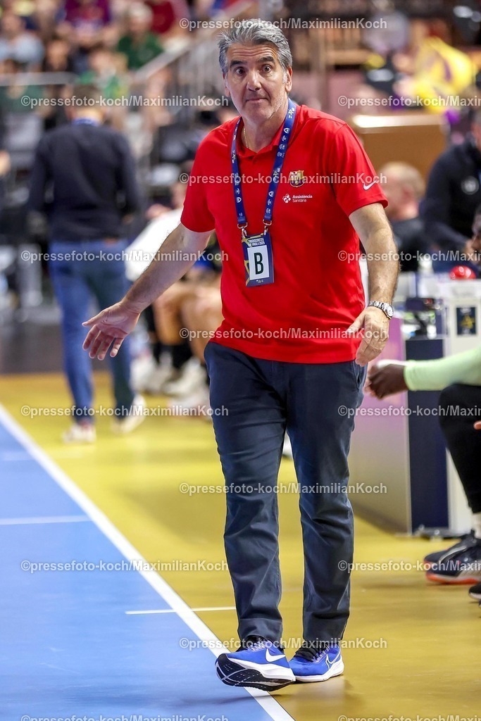 KoeEHF15062501020 | 15.06.2025, Handball, Spiel um Platz 3, TruckScout24 EHF FINAL4, LANXESS arena Köln, HBC Nantes - FC Barcelona: Carlos Ortega (Barca FC Barcelona ESP #hc) gestikuliertend 