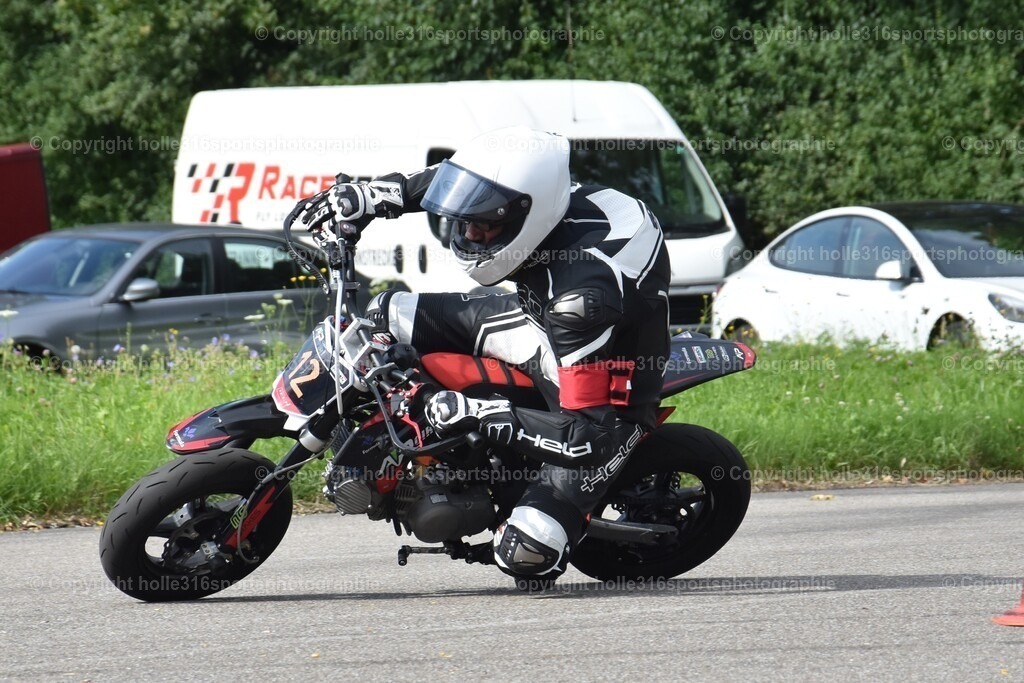 DSC_1014 | Sportfotografie , Motorsport, Motoross, Reitsport, Mointainbike, Enduro,
Landschaft , Outdoor, Eventfotografie, Landschaft, Bilder online bestellen - Realisiert mit Pictrs.com