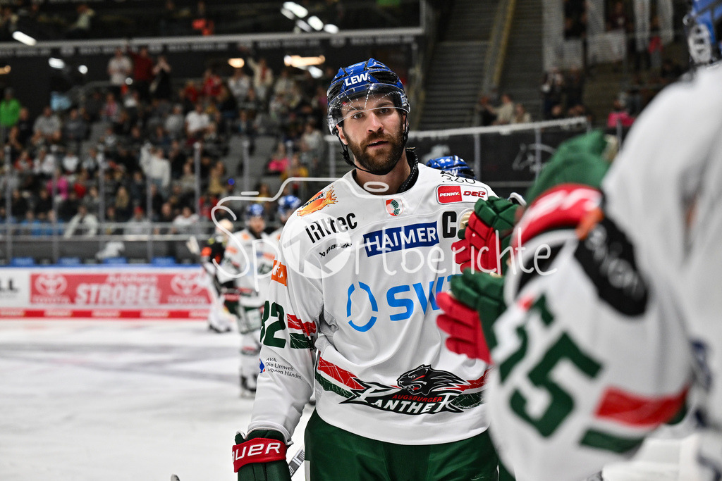 Augsburger Panther - Moser Medical Graz99ers | Jubel der Panther nach dem Treffer zum 2-0 druch Alexandre GRENIER (Augsburger Panther 82) / Tor / Torschuetze / Freude / Happy / Testspiel: Augsburger Panther - Moser Medical Graz99ers; Curt Frenzel Stadion am 31.08.2025