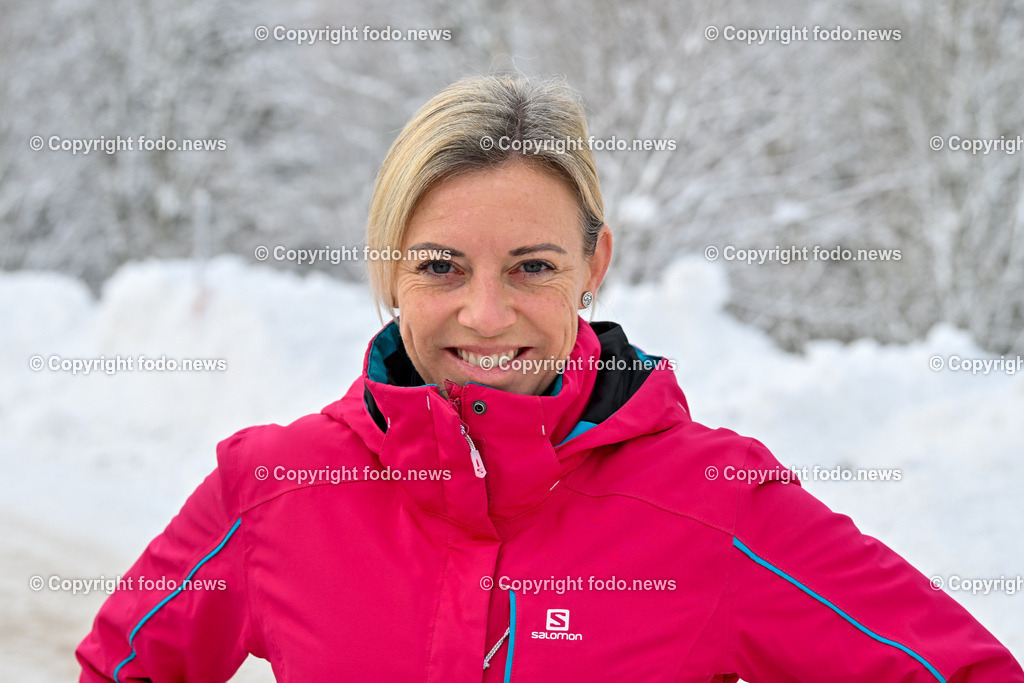 Hochficht_ Skigebiet_ Boehmerwald_ Saisonopening_ 08.12.2023-3 | 08.12.2023, Hochficht, AUT, Skigebiet Hochficht, Boehmerwald, Saisonopening 2023, im Bild 

Kamila Chalupsky (40, Tollet/Grieskirchen, selbstständig)
Familienkarte Sunnycaed für ganze Saison - konnten es kaum erwarten - weil Skifahren is des leiwandste was es gibt - im Winter die schönste Freizeit Beschäftigung 
