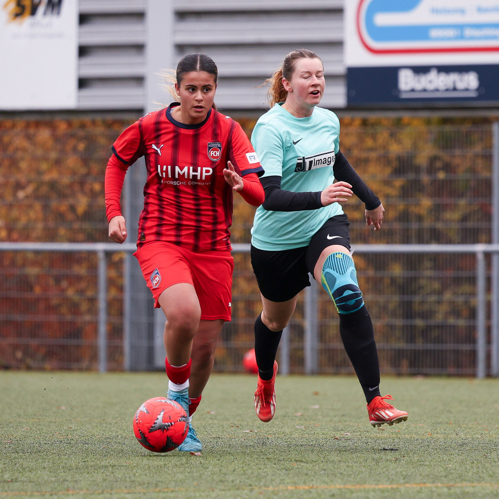 FCHWAS_251102_5442 | 1.FC Heidenheim 1846 II vs. SGM DJK-SV Wasseralfingen/Neuler, Fußball, Frauen, Bezirksliga, 2025/2026, 8. Spieltag, 02.11.2025 in Mergelstetten (Foto: Michael Bulling) - Realisiert mit Pictrs.com