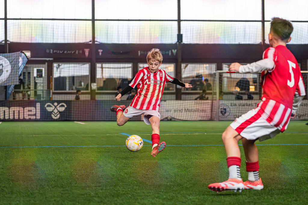 blr.pics-316 | Professionelle Fußball- und Sportfotografie. Spielbilder online ansehen und kaufen – Einzelbilder oder komplette Galerien in hoher Qualität. - Realisiert mit Pictrs.com