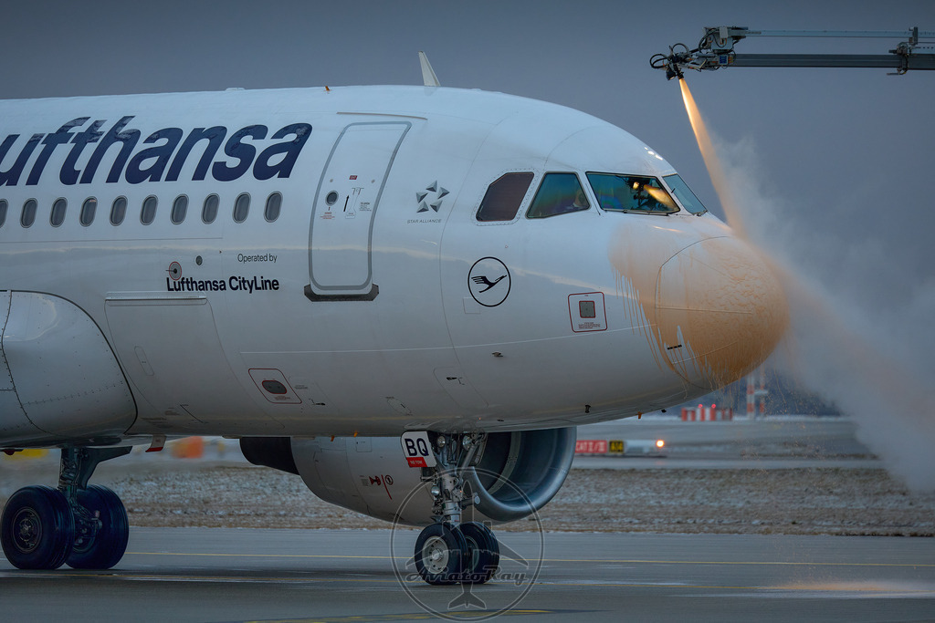 LH1930-A319-D-AIBQ-MUC-BER-20250103-1 | Browse breathtaking aviation photography and order high-quality prints from AviatoRay's gallery. Perfect for enthusiasts and collectors. - Realisiert mit Pictrs.com