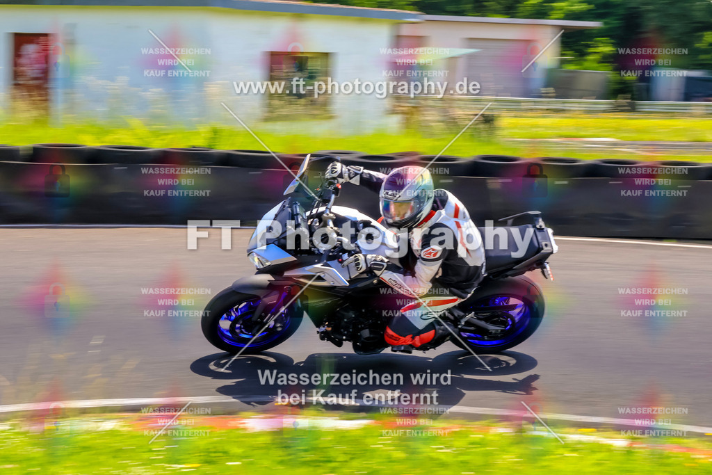 VBK-8053 | Hier findet Ihr Bilder von Touristenfahrten auf der Nürburgring Nordschleife oder von anderen Veranstaltungen die ich besucht habe. Viel Spass beim Durch Schauen 