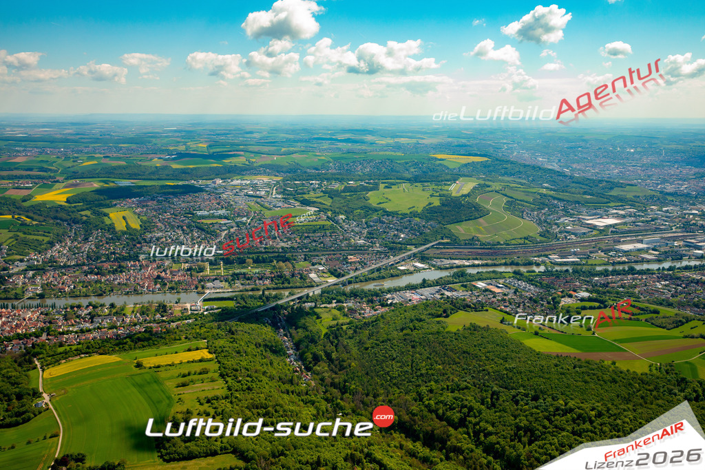 Das Luftbild zeigt :  Veitshöchheim - Die Luftaufnahme wurde 2024 vom UL-Flugzeug aus erstellt ( keine Drohne ) - Hochauflösende Luftaufnahme - Für grossformatige Ausdrucke geeignet. Die Geschenkidee !Mit Lizenz und Bildrechte bestellbar