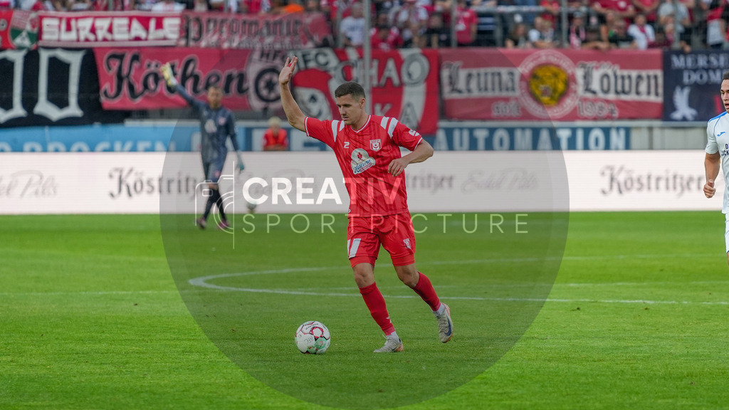 Fußball, Herren, Saison 2025/2026, Regionalliga Nordost, 5. Spieltag, Hallescher FC vs. FSV 63 Luckenwalde, Dienstag 26.08.2025, Leuna-Chemie-Stadion Halle, | Fußball, Herren, Saison 2025/2026, Regionalliga Nordost, 5. Spieltag, Hallescher FC vs. FSV 63 Luckenwalde, Dienstag 26.08.2025, Leuna-Chemie-Stadion Halle, Im Bild: Marius Hauptmann (Halle) - Realisiert mit Pictrs.com