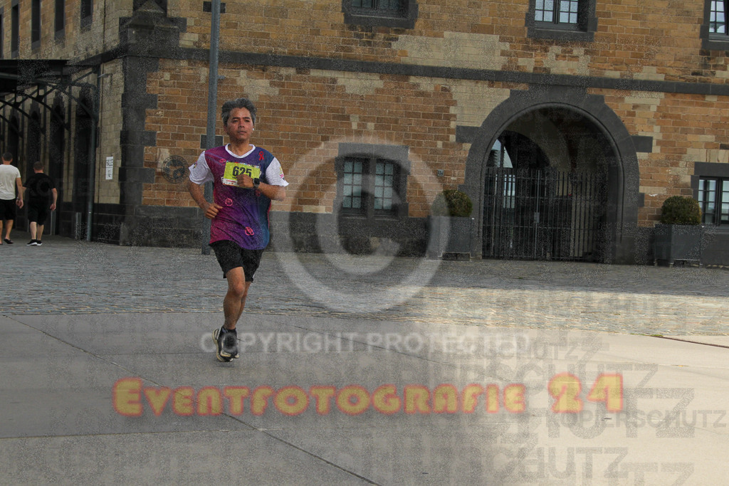 250920_1337_EV4_6299 | Sportfotografie im Rhein-Sieg Kreis, Köln, Bonn, NRW, Rheinland Pfalz, Hessen, etc. Unser Tätigkeitsfeld umfasst den Laufsport vom Volkslauf über den Marathon, Duathlon, Triathon bis zum Ultralauf wie Kölnpfad Ultra oder Schindertrail.