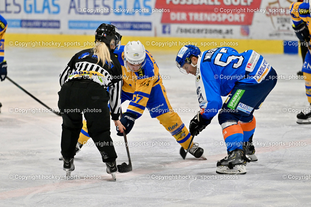 ESC SPARKASSE STEINDORF vs. 1. EHC ALTHOFEN | #57 Wilfan Franz ESC Steindorf, #67 Schettina Kevin EHC Althofen, Klemm Anja Referee, ESC SPARKASSE STEINDORF vs. 1. EHC ALTHOFEN, ESC SPARKASSE STEINDORF vs. 1. EHC ALTHOFEN am 30.11.2025 in Steindorf (Ossiachersee Halle), Austria, (Photo by Bernd Stefan)