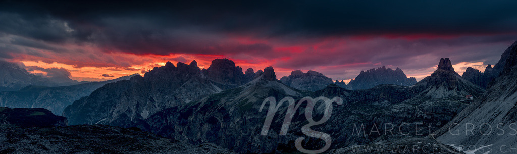 dolomite sunset | a dolomite sunset to remember. we climbed Forcella Lavaredo to see the sunset and enlightening the Tre Cime (which were to the left of this stitched panoramic shot) - Realisiert mit Pictrs.com