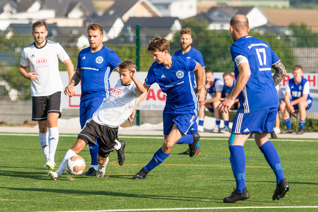 SG Morshausen - TSV Emmelshausen II | Sportfotografie Hermann-Josef Stoffel - Realisiert mit Pictrs.com