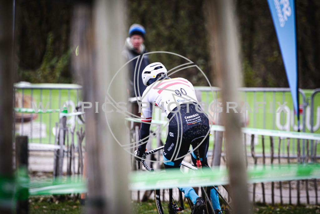 ..... | AUSTRIA, 24.11.24, 3.Radquerfeldein GP um das Sportzentrum Gunskirchen Image shows: Photo: Wapics / Andreas Willdoner