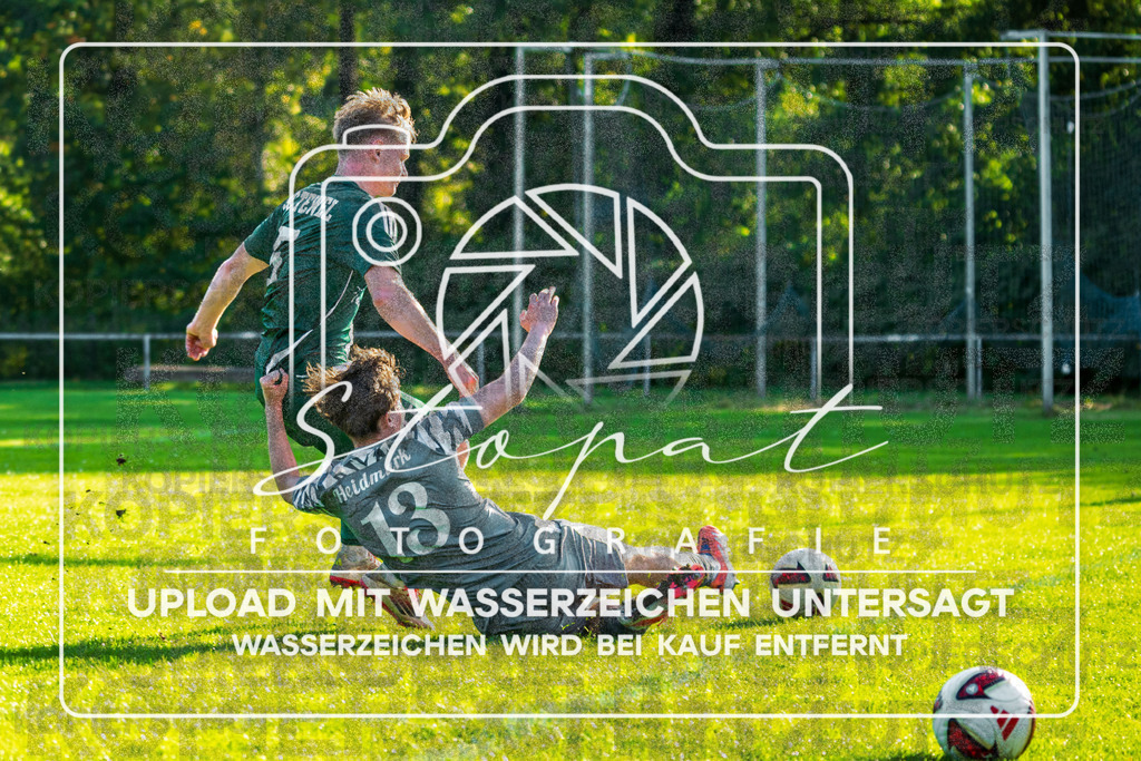 261004-HMKSCT-0023 | v.l. Jonas Von Elling (SC Tewel #5), Maksim Alt (Heidmark #13);Kreisliga Herren HK - Heidmark vs. SC Tewel am 04.10.26 in Heidmarkstadion, Bad Fallingbostel - Realisiert mit Pictrs.com